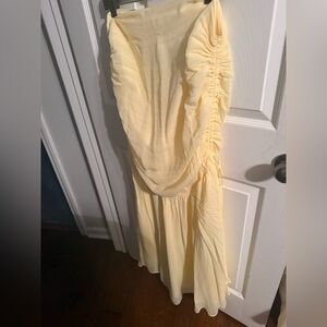 Elegant Yellow Ruched skirt NWT